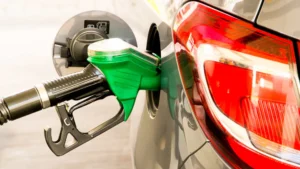 Gasolina e diesel atingem maior defasagem desde janeiro com alta do petróleo