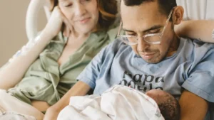 Influenciador conhece filha e grava último vídeo antes de morrer