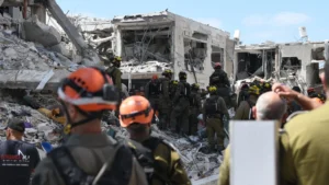 'Morte lenta ou vida em bunkers', diz exército iraniano após atacar Israel novamente
