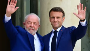 Lula pede que Macron 'abra coração' por acordo UE-Mercosul