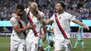 Manchester City 'atropela' Al Ain e acompanha Juventus para as oitavas