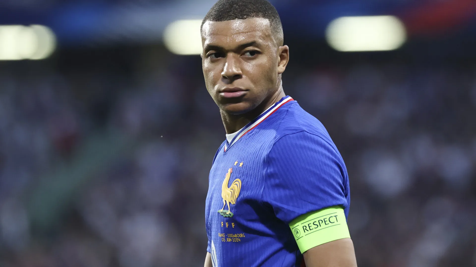 Mbappe processa o PSG por assedio moral e tentativa de.webp