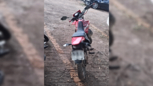 Moto furtada é recuperada após ser mal estacionada no Cidade Jardim