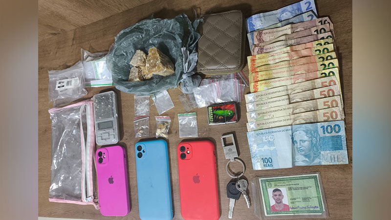 Moto sem placa leva a prisão de casal com drogas em Parauapebas