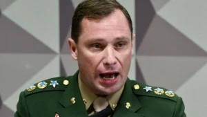 PGR pediu prisão de Cid após viagem de familiares do militar aos EUA
