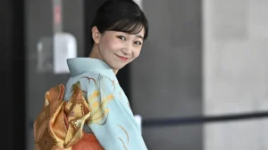 Princesa do Japão viaja pelo Brasil em 'classe econômica' e viraliza