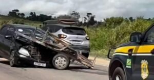 ​Família fica ferida após carretinha se soltar e atingir carro na BR-010, em Paragominas