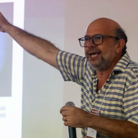 Físico vencedor da categoria "Pesquisador e Escritor"