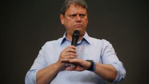 Tarcísio se torna alvo após tarifaço de Trump e admite efeito negativo em SP