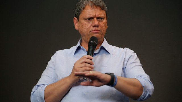Tarcísio se torna alvo após tarifaço de Trump e admite efeito negativo em SP