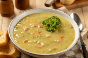 5 sopas cremosas e práticas para o almoço