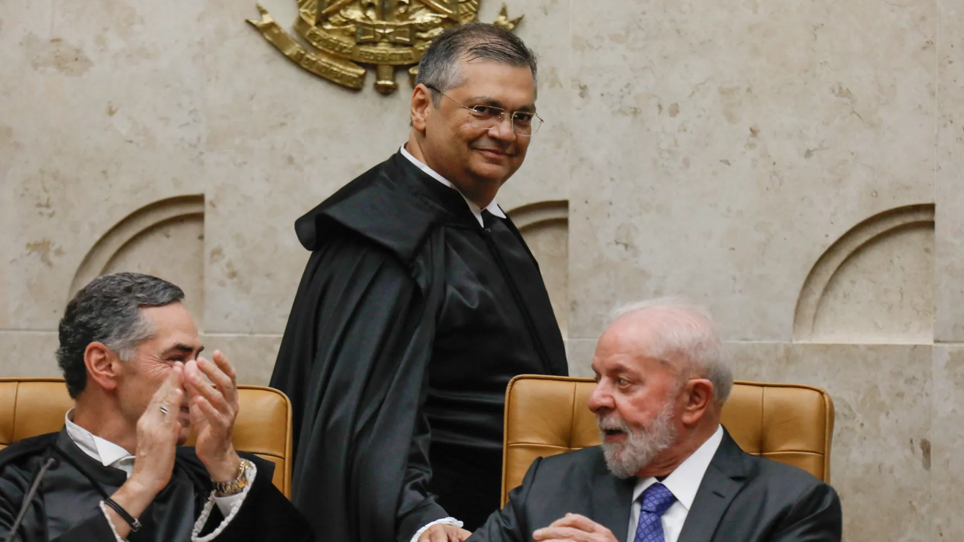 AGU vai ao STF para manter decreto do IOF: 'É constitucional'