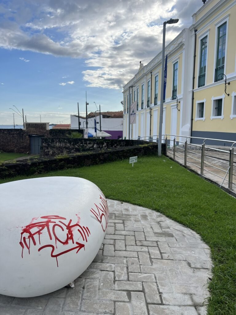 Após evento de samba, Feira do Açaí amanhece com equipamentos vandalizados em Belém