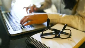 CNU tem 340 vagas de nível médio com salário de R$ 8.000; veja cargos, regras e locais de trabalho