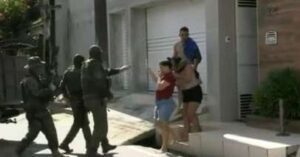 Crise com refém no Curuçambá: após render família dentro de casa, dupla se entrega à polícia