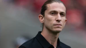 Discípulo de Jesus e Simeone, Filipe Luís mostra lado linha dura no Flamengo