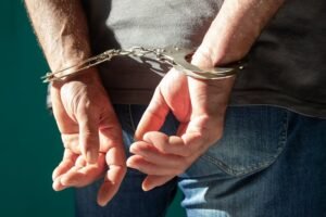 Dupla é presa por furtar câmeras de segurança e confessa o crime