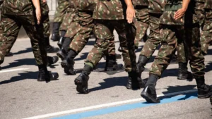 Exército inclui disciplina de ética em curso de formação e reduz independência de 'kids pretos'