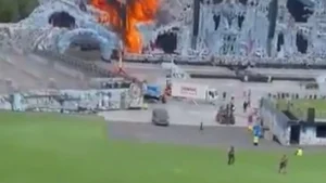 Incêndio toma conta do palco principal do Tomorrowland na Bélgica