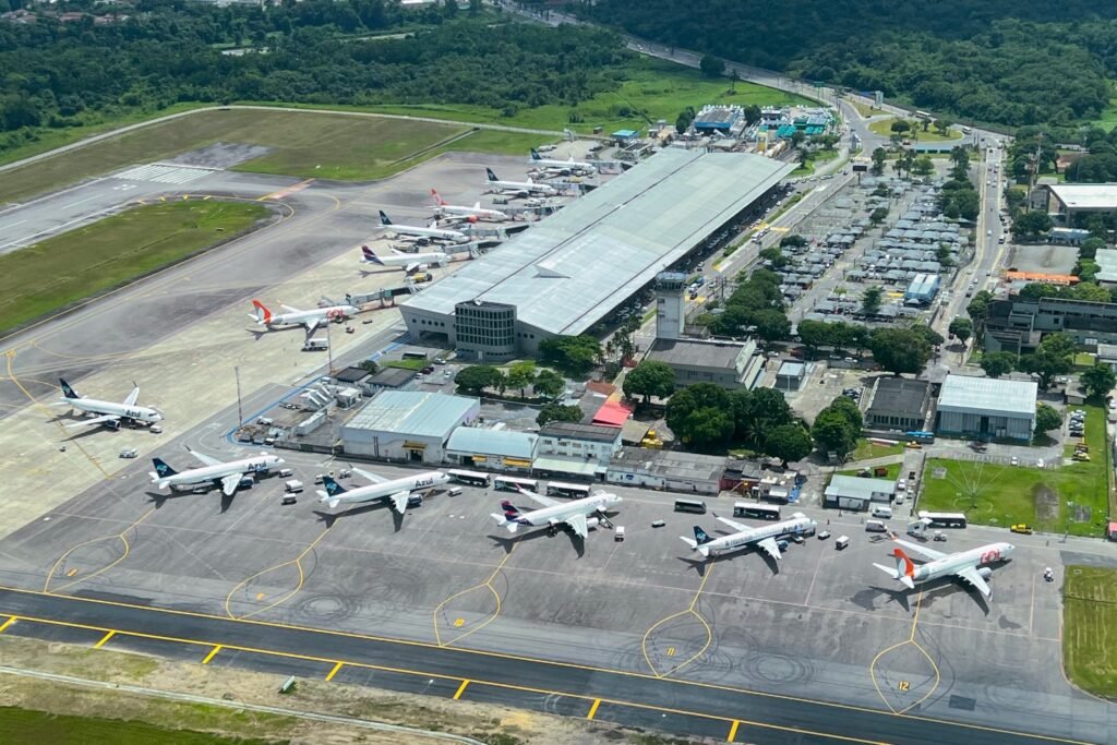 Oferta de voos para Belém cresce 23% em novembro com foco na COP30