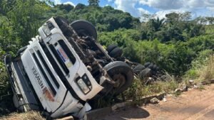 Pane em freios de caminhão causa acidente com vítima fatal