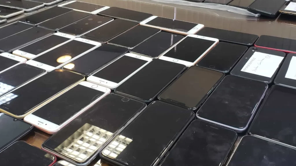 Polícia Civil do Rio devolve 1,4 mil celulares a proprietários