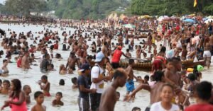 Praia do Amor e Praia do Farol estão impróprias para banho, segundo Semma