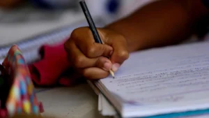 Resultado de leitura e escrita melhora, e Brasil tem 59% das crianças alfabetizadas em 2024
