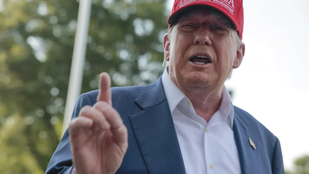 Trump sinaliza que pode conversar com Lula após tarifa de 50% sobre o Brasil, 'mas não agora'