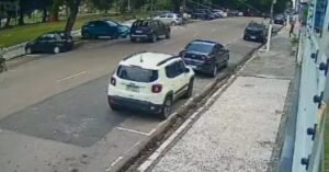 Vândalos destroem lixeira com explosivos na Praça da República, em Belém