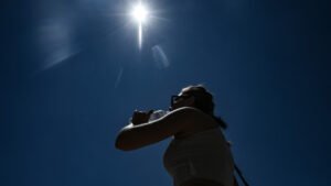 'Explosão de calor' assusta turistas na Espanha com ventos de 100 km/h