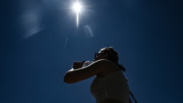 'Explosão de calor' assusta turistas na Espanha com ventos de 100 km/h