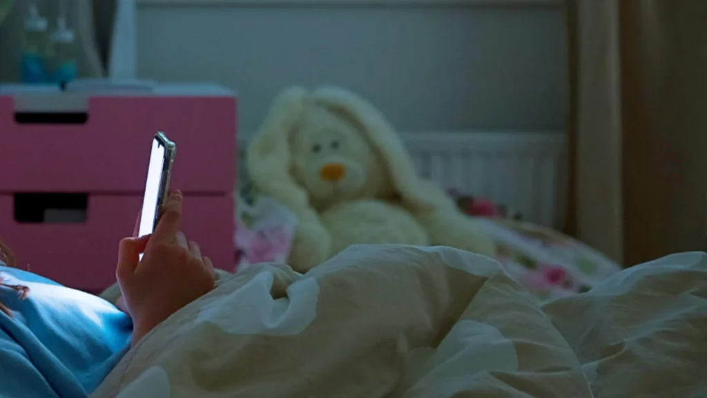 Conheça projeto que regula redes sociais para crianças e adolescentes