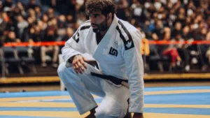 Julgamento de PM acusado de matar Leandro Lo começa, e mãe de lutador pede 'pena máxima'