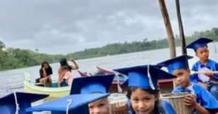 Professor de Pará realiza ensaio fotográfico inesquecível com alunos para celebrar a formatura