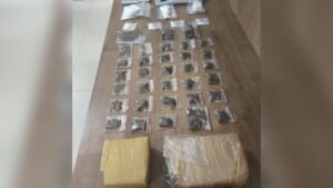 Apartamento denunciado abrigava maconha e cocaína