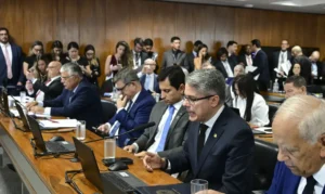 CCJ do Senado rejeita PEC da Blindagem por unanimidade e encerra avanço de proposta criticada como “PEC da Bandidagem”