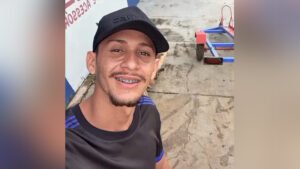 Câmera flagra dupla atirando contra jovem em bar de Altamira