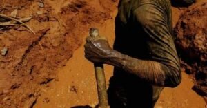 Deslizamento de terra mata garimpeiro soterrado no garimpo Mamoal, em Itaituba