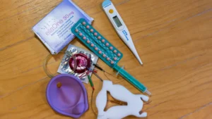 Governo Trump ordena destruição de R$ 52 milhões em contraceptivos