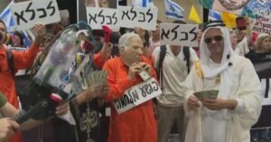 Manifestantes protestam em aeroporto de Israel antes de viagem de Netanyahu