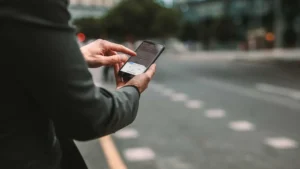 Número de trabalhadores por aplicativo cresceu 170% em 10 anos, diz BC