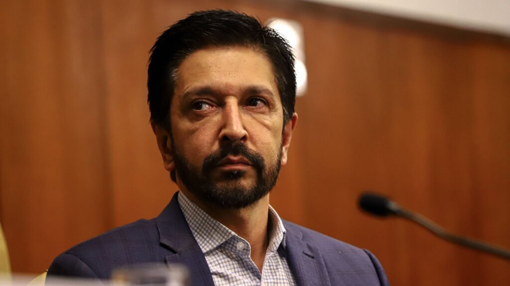 Ana Castela se pronuncia sobre rumores de namoro com Zé Felipe