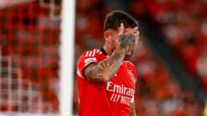 Otamendi desabafa após recuo que custou empate: "Jogada de m****..."