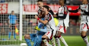 Rossi se redime, Flamengo bate Estudiantes e vai à semi da Libertadores