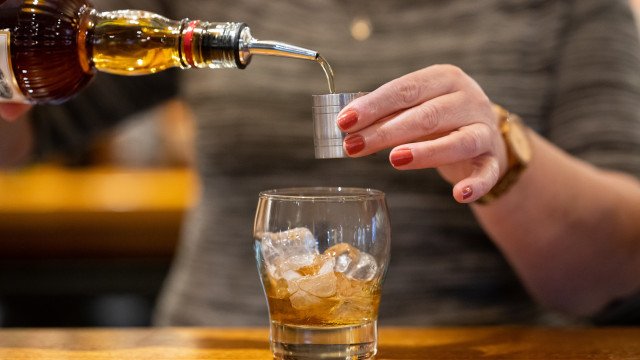 Preocupação com metanol impulsiona movimento de abstinência alcoólica