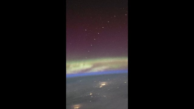 Astronauta registra da órbita “trem” de satélites Starlink da SpaceX