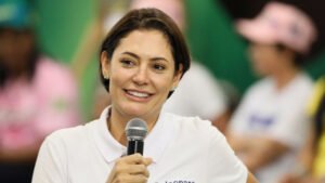 Michelle Bolsonaro ironiza ação de Lindbergh Farias na PGR: