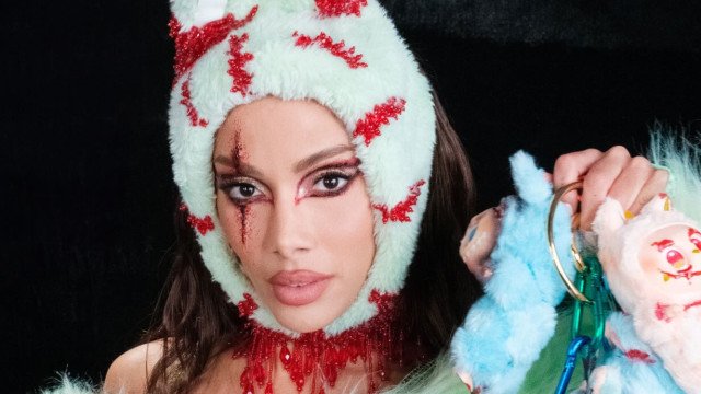 Anitta surpreende com look em festa de Halloween: