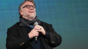 Guillermo del Toro diz que prefere morrer a usar IA generativa em seus filmes